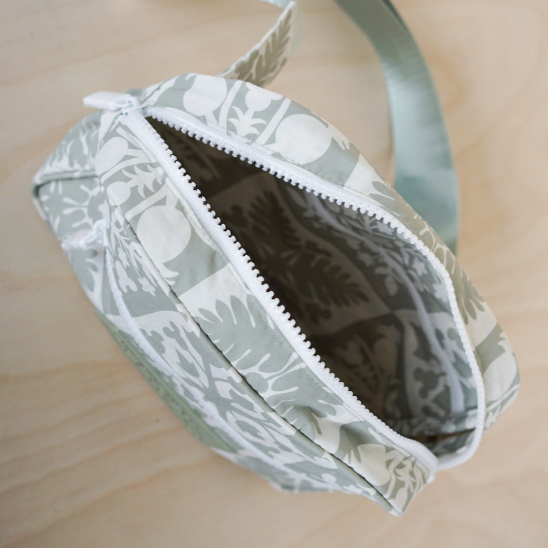 Green Mouse Quilt Nylon Large Fanny Pack
