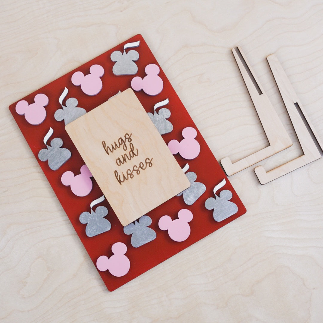 Hugs and Kisses Sign