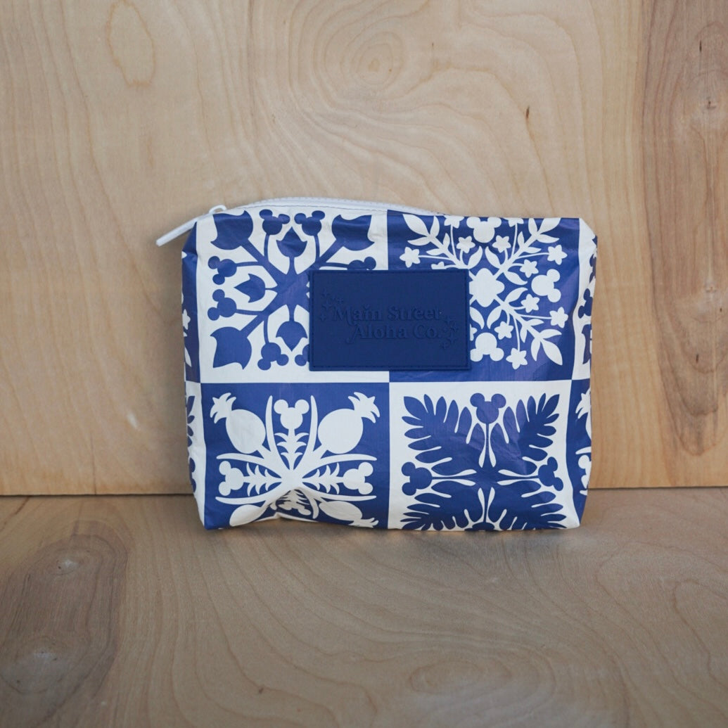 Blue Mouse Quilt Zipper Pouch